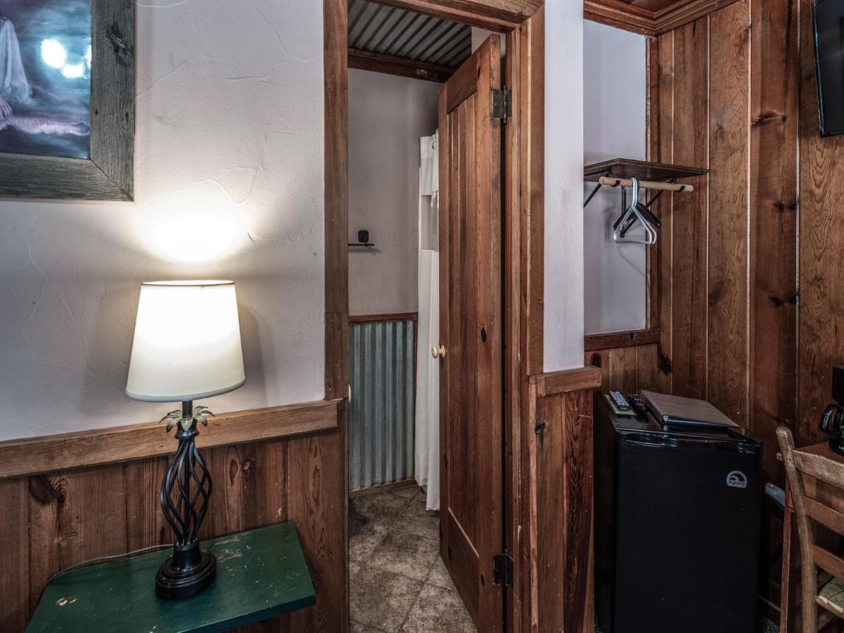 Apache Village Cabinette 13, Queen Bed, Midtown, Sleeps 2 Руідозо Екстер'єр фото